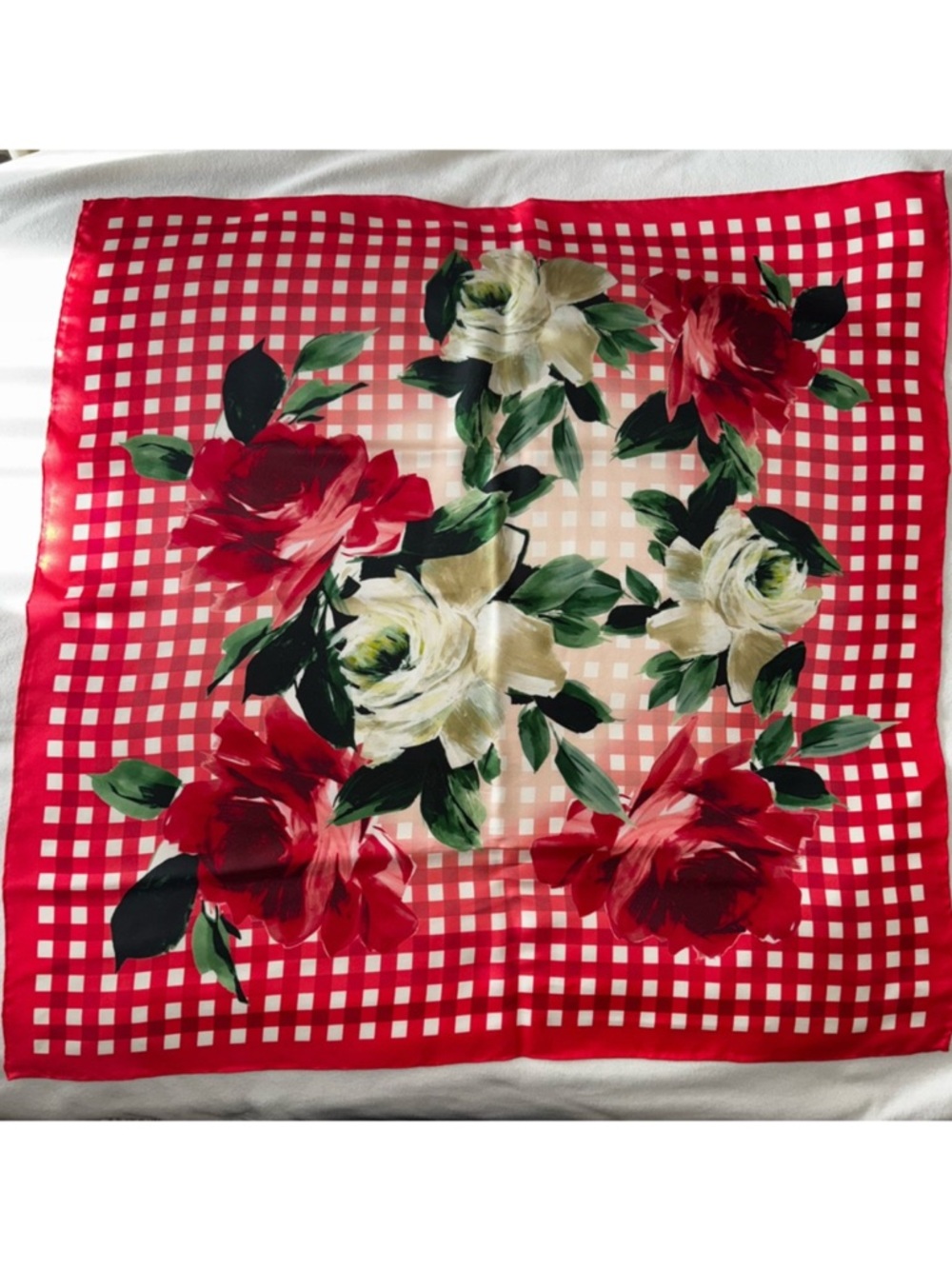 NEW! Beautiful Gingham Floral 36”x36” Scarf NWOT Never Worn GORGEOUS